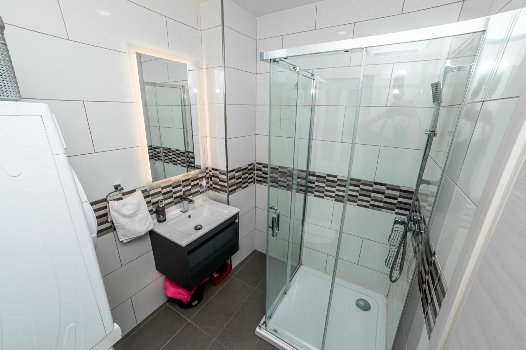 Sea Breeze, Spacious 2-Bedroom Lux Seaside Apartments St. Paul's Bay Exteriér fotografie