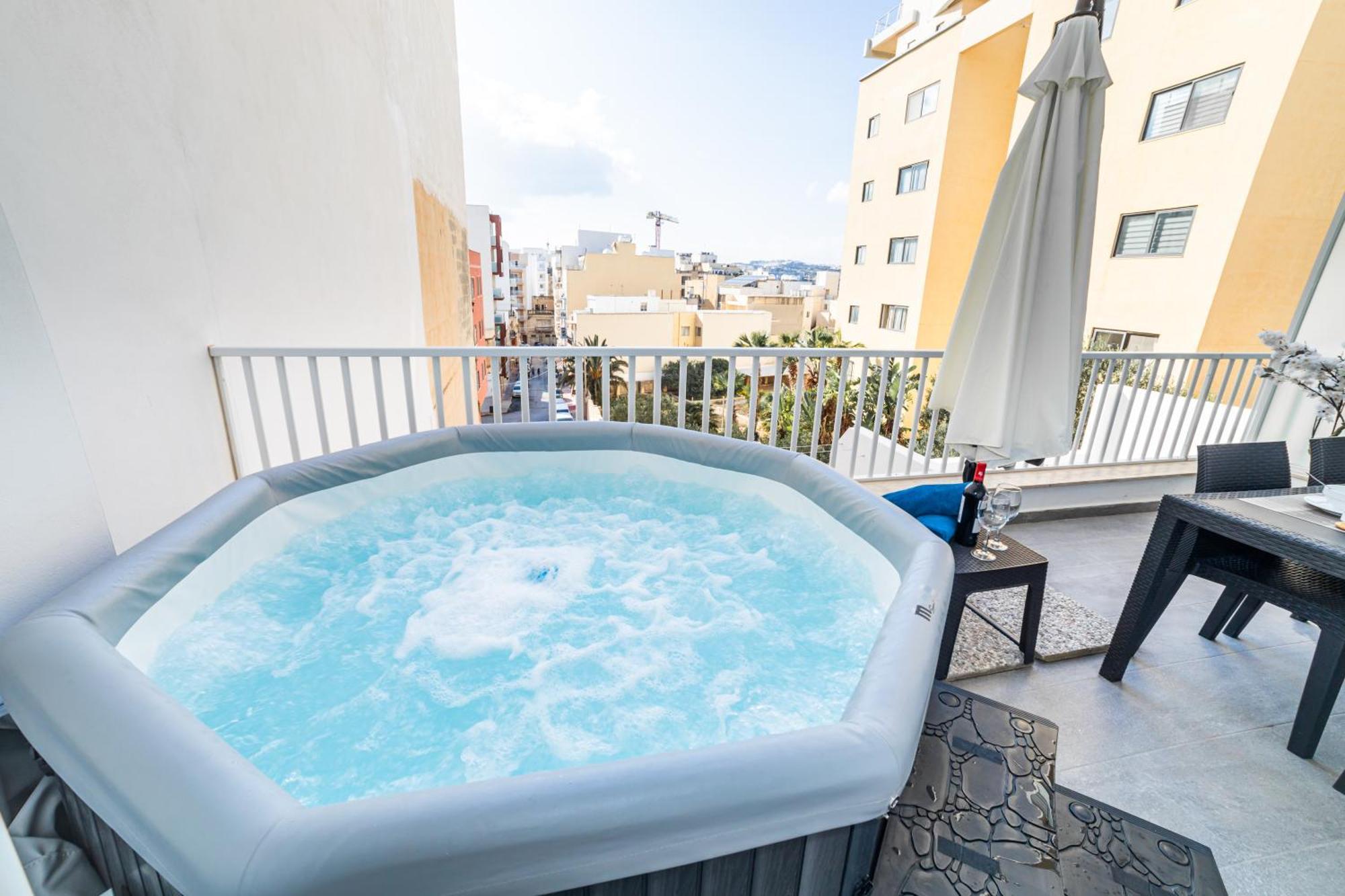 Sea Breeze, Spacious 2-Bedroom Lux Seaside Apartments St. Paul's Bay Exteriér fotografie